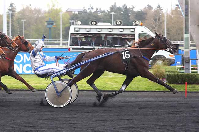 Photo d'arrivée de la course pmu PRIX ANDRE DREUX à PARIS-VINCENNES le Mardi 5 avril 2022