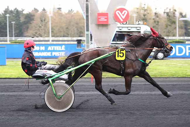 Photo d'arrivée de la course pmu PRIX OBERON à PARIS-VINCENNES le Mardi 5 avril 2022