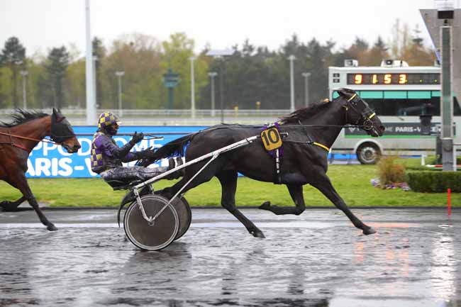 Photo d'arrivée de la course pmu PRIX APPOLONIA à PARIS-VINCENNES le Vendredi 8 avril 2022