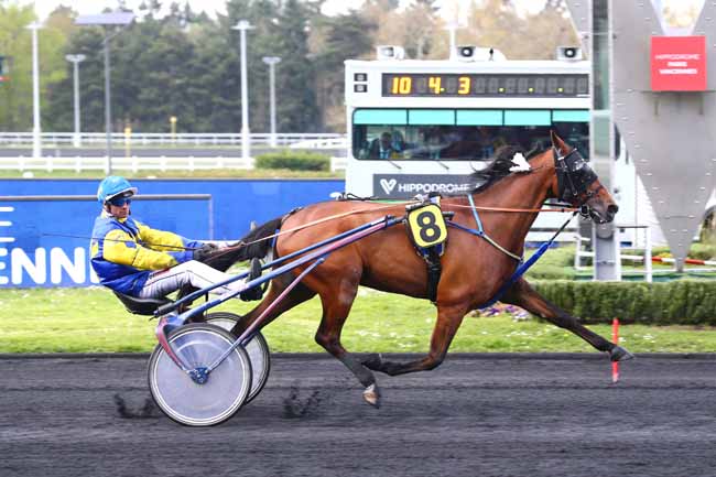 Photo d'arrivée de la course pmu PRIX DE LOUDEAC à PARIS-VINCENNES le Samedi 9 avril 2022