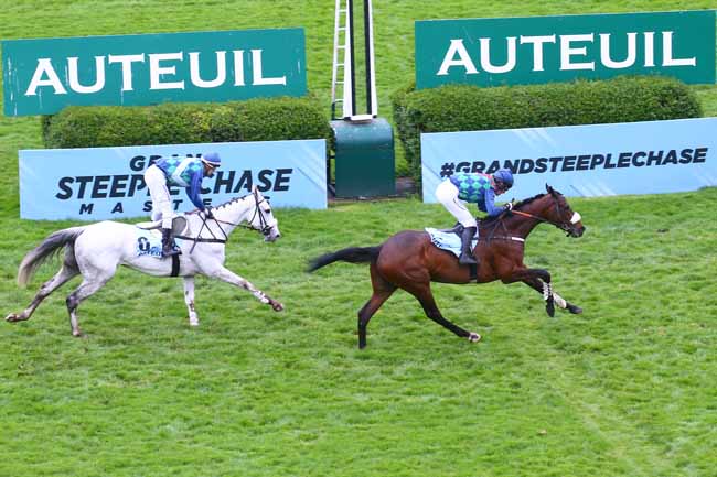 Photo d'arrivée de la course pmu PRIX MURAT à AUTEUIL le Samedi 9 avril 2022