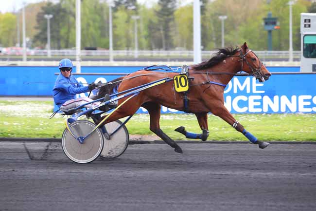 Photo d'arrivée de la course pmu PRIX DOROPHEA à PARIS-VINCENNES le Mardi 12 avril 2022