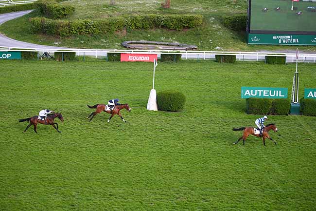 Photo d'arrivée de la course pmu PRIX DE SAUMUR à AUTEUIL le Jeudi 14 avril 2022