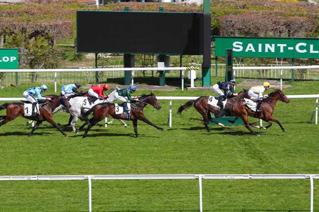 Photo d'arrivée de la course pmu PRIX DU JARDIN DES TOURNEROCHES à SAINT CLOUD le Vendredi 15 avril 2022