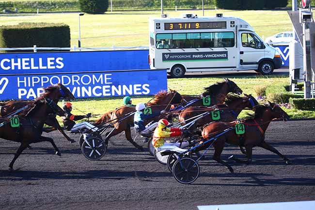 Photo d'arrivée de la course pmu PRIX DE CHELLES à PARIS-VINCENNES le Samedi 16 avril 2022