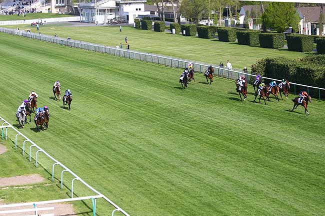 Photo d'arrivée de la course pmu PRIX DU POTAGER DES PRINCES à CHANTILLY le Mercredi 20 avril 2022