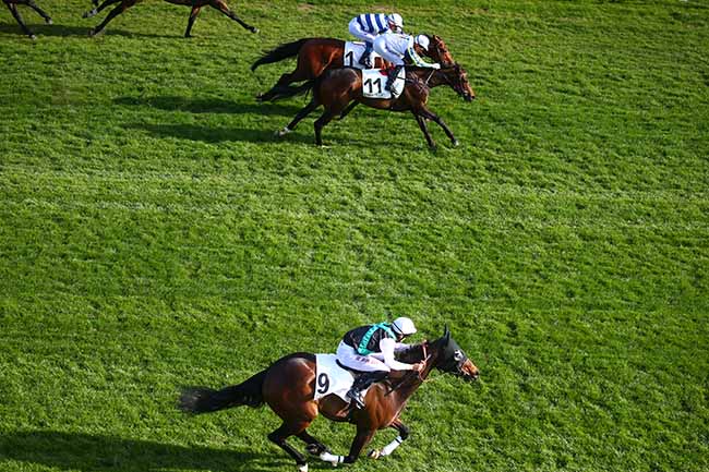 Photo d'arrivée de la course pmu PRIX DE ROISSY à CHANTILLY le Mercredi 20 avril 2022