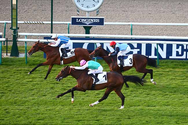 Photo d'arrivée de la course pmu PRIX DE CHAMPLATREUX à CHANTILLY le Mercredi 20 avril 2022
