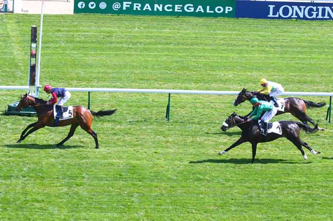 Photo d'arrivée de la course pmu PRIX DE VIROFLAY à LONGCHAMP le Jeudi 21 avril 2022