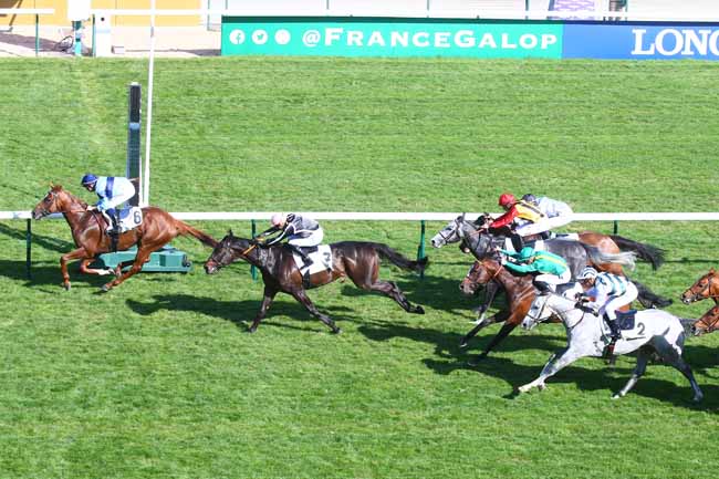 Photo d'arrivée de la course pmu PRIX JACQUES LAFFITTE à LONGCHAMP le Jeudi 21 avril 2022