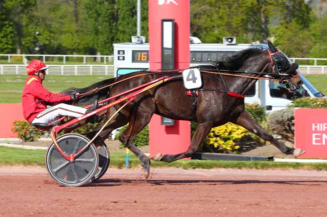 Photo d'arrivée de la course pmu PRIX DE LA PORTE DE SAINT-CLOUD à ENGHIEN le Jeudi 21 avril 2022
