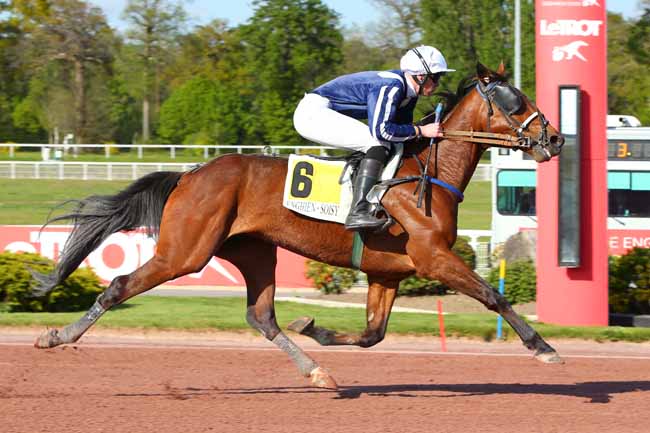 Photo d'arrivée de la course pmu PRIX DE L'ELYSEE à ENGHIEN le Jeudi 21 avril 2022