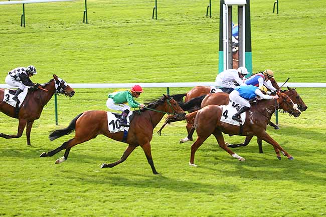 Photo d'arrivée de la course pmu PRIX DE LA VIEILLE ROUTE à LONGCHAMP le Jeudi 28 avril 2022