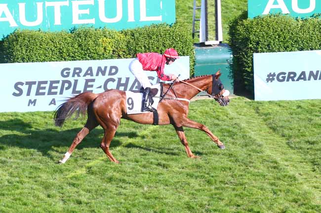 Photo d'arrivée de la course pmu PRIX KARCIMONT à AUTEUIL le Samedi 30 avril 2022