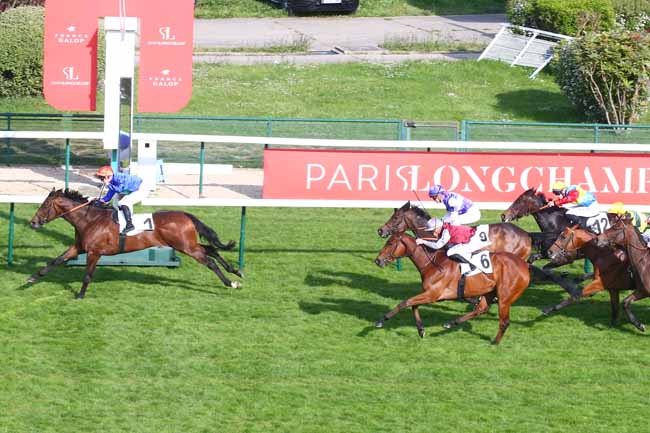 Photo d'arrivée de la course pmu PRIX DU BOIS DE BOULOGNE à LONGCHAMP le Dimanche 1 mai 2022