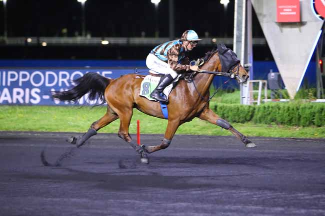 Photo d'arrivée de la course pmu PRIX ASIA à PARIS-VINCENNES le Vendredi 6 mai 2022