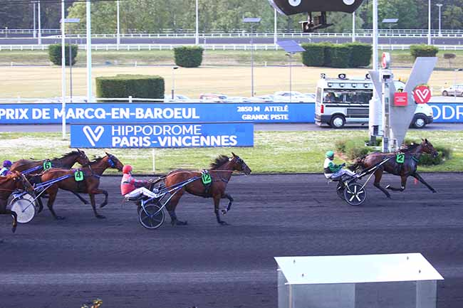 Photo d'arrivée de la course pmu PRIX DE MARCQ-EN-BAROEUL à PARIS-VINCENNES le Samedi 7 mai 2022