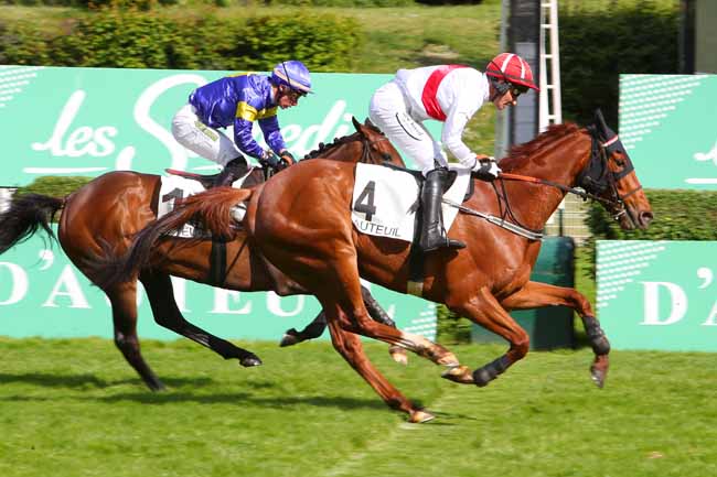 Photo d'arrivée de la course pmu PRIX LA VEINE à AUTEUIL le Samedi 7 mai 2022