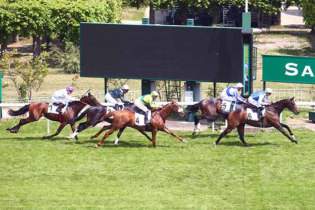 Photo d'arrivée de la course pmu PRIX KARAWAY à SAINT CLOUD le Dimanche 8 mai 2022