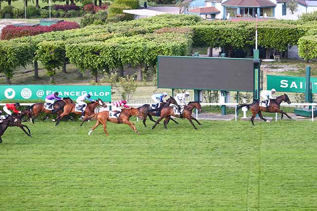 Photo d'arrivée de la course pmu PRIX DUC D'ALBURQUERQUE à SAINT CLOUD le Dimanche 8 mai 2022