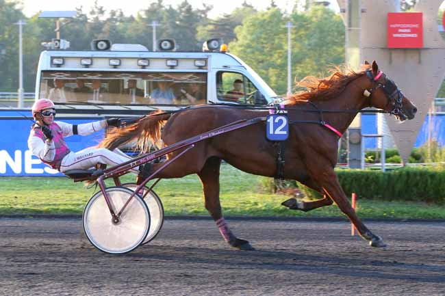 Photo d'arrivée de la course pmu PRIX ANTARES à PARIS-VINCENNES le Mardi 10 mai 2022