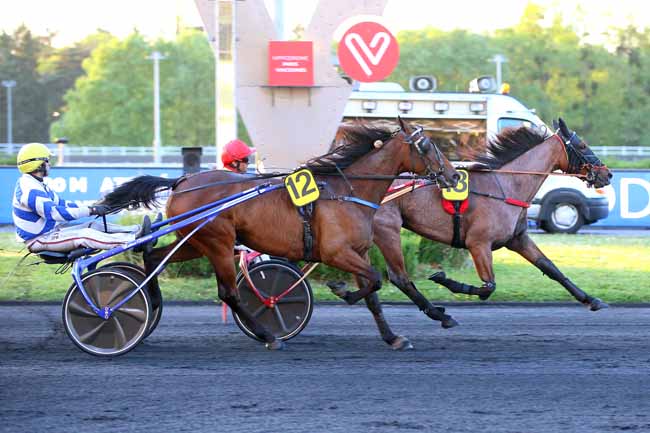 Photo d'arrivée de la course pmu PRIX MASINA à PARIS-VINCENNES le Vendredi 13 mai 2022