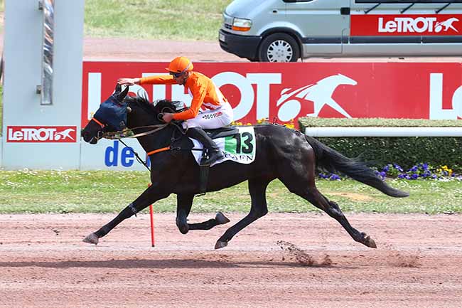 Photo d'arrivée de la course pmu PRIX DU CALVADOS à CAEN le Samedi 14 mai 2022