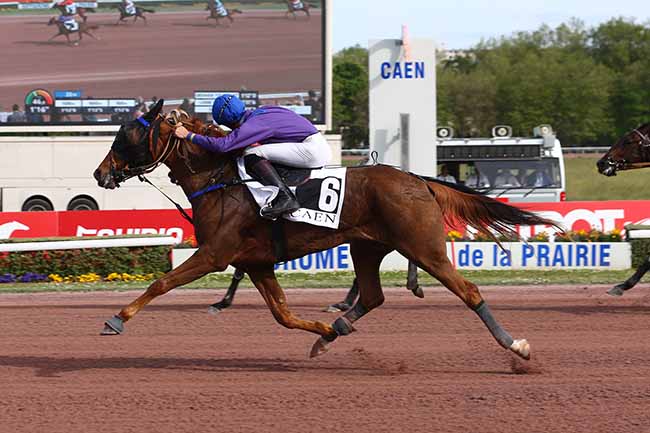 Photo d'arrivée de la course pmu ETRIER QUATRE ANS QUALIF 2 - PRIX HENRI BALLIERE à CAEN le Samedi 14 mai 2022