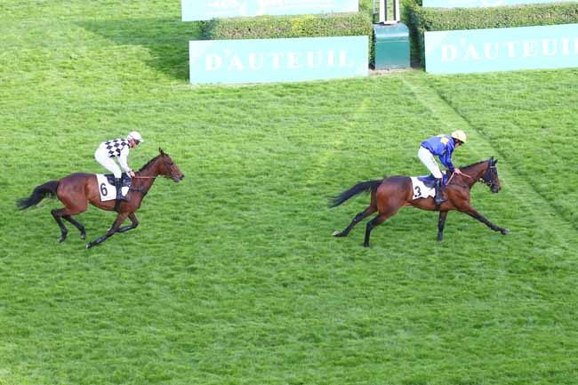 Photo d'arrivée de la course pmu PRIX JASMIN II à AUTEUIL le Samedi 14 mai 2022