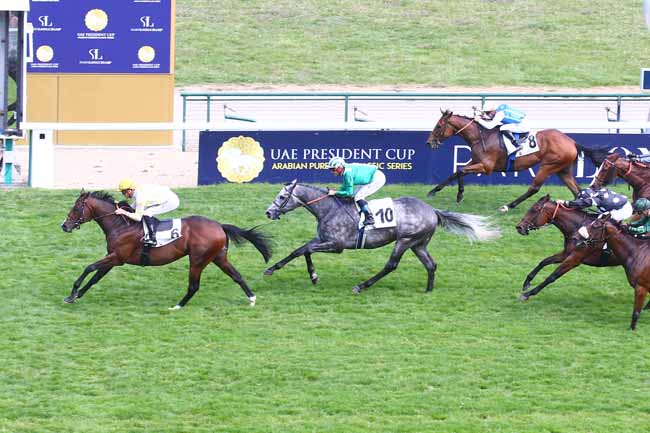 Photo d'arrivée de la course pmu PRIX RFM - GRAND HANDICAP DU BOIS DE BOULOGNE à LONGCHAMP le Dimanche 15 mai 2022