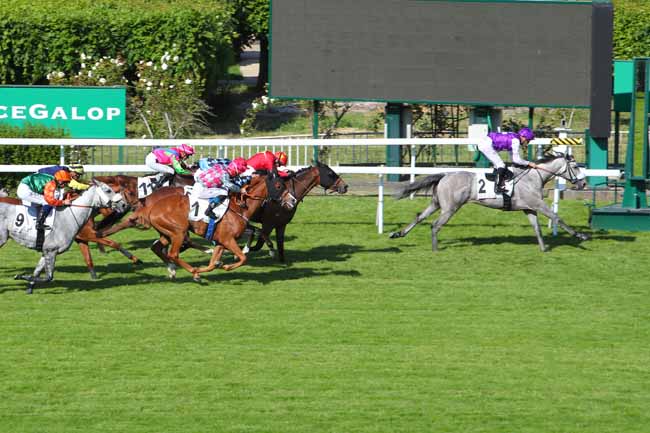 Photo d'arrivée de la course pmu HANDICAP DE NORMANDIE à SAINT CLOUD le Mardi 17 mai 2022