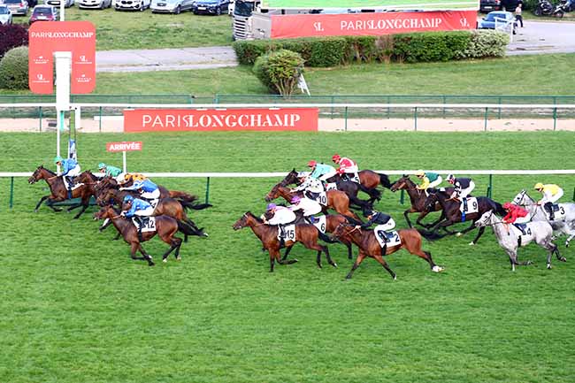 Photo d'arrivée de la course pmu PRIX DES QUINZE-VINGTS à LONGCHAMP le Jeudi 19 mai 2022