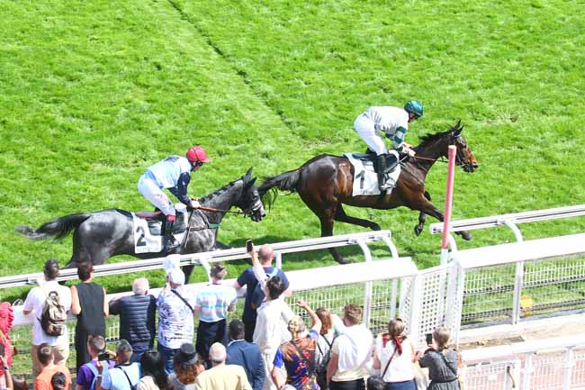 Photo d'arrivée de la course pmu PRIX D'ARLES à AUTEUIL le Samedi 21 mai 2022
