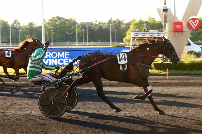 Photo d'arrivée de la course pmu PRIX SIRRAH à PARIS-VINCENNES le Vendredi 27 mai 2022