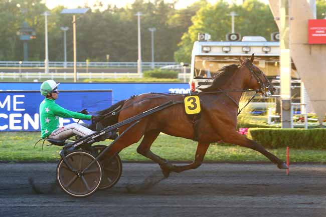 Photo d'arrivée de la course pmu PRIX GLAUKE à PARIS-VINCENNES le Vendredi 27 mai 2022