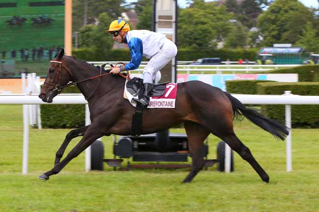 Photo d'arrivée de la course pmu PRIX FINGER FOOD BY XAKA TROUVILLE-SUR-MER (PRIX MONTAVAL) à CLAIREFONTAINE le Vendredi 1 juillet 2022