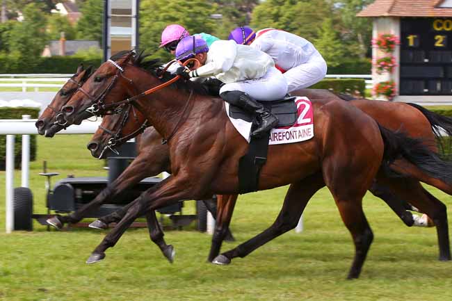 Photo d'arrivée de la course pmu PRIX LE DEJEUNER SUR L'HERBE BY L&D TRAITEUR (PRIX DE LA ROUTE DES ROSERAIES) à CLAIREFONTAINE le Vendredi 1 juillet 2022