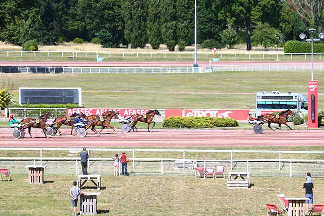Photo d'arrivée de la course pmu PRIX DE L'ARDECHE à ENGHIEN le Mercredi 6 juillet 2022