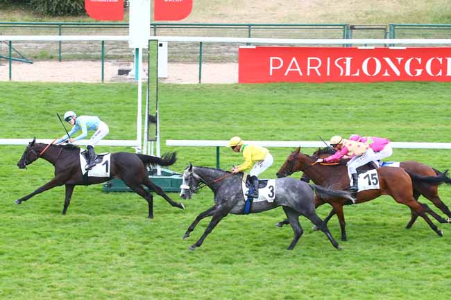 Photo d'arrivée de la course pmu PRIX DE LA GARE à LONGCHAMP le Jeudi 7 juillet 2022