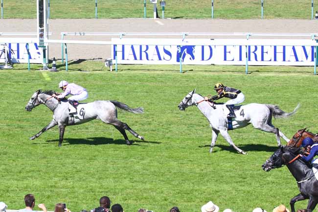 Photo d'arrivée de la course pmu PRIX DE RIS-ORANGIS à DEAUVILLE le Dimanche 10 juillet 2022