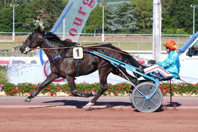 Photo d'arrivée de la course pmu PRIX DES LANTANAS à CABOURG le Vendredi 15 juillet 2022