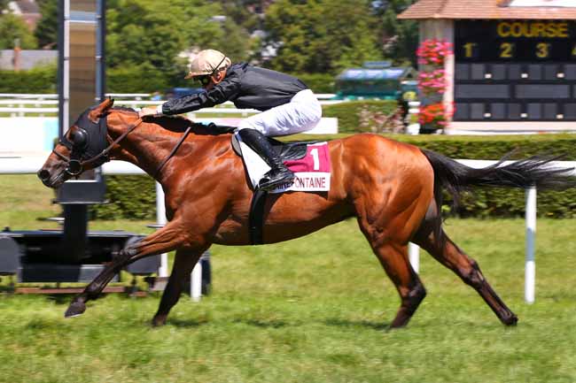 Photo d'arrivée de la course pmu CHAMPIONNAT «PARISTURF» DES APPRENTIS JEUNES JOCKEYS (PRIX ALAIN LEQUEUX) à CLAIREFONTAINE le Vendredi 15 juillet 2022