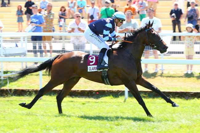 Photo d'arrivée de la course pmu PRIX MISS ELEGANCE NORMANDIE 2022 (PRIX DE LA COUR RECTANGLE) à CLAIREFONTAINE le Vendredi 15 juillet 2022