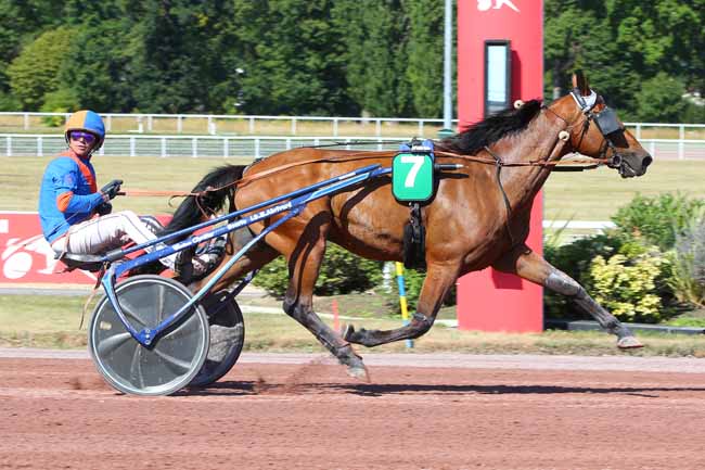 Photo d'arrivée de la course pmu PRIX DE ROMAINVILLE à ENGHIEN le Samedi 16 juillet 2022