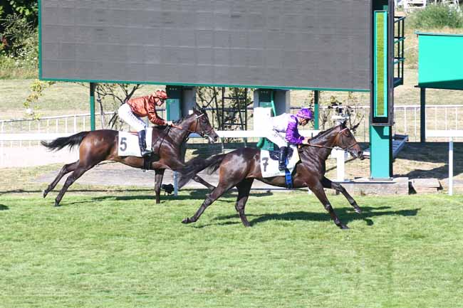 Photo d'arrivée de la course pmu PRIX DE WINDSOR à SAINT CLOUD le Samedi 16 juillet 2022