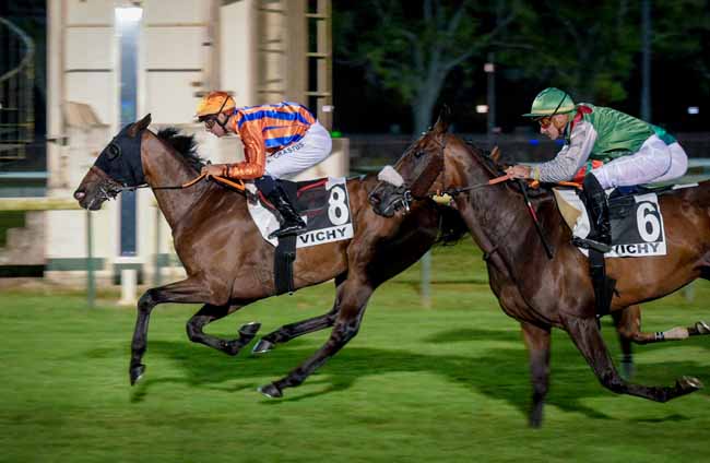 Photo d'arrivée de la course pmu PRIX DE LA FORET DE TRONCAIS à VICHY le Mardi 19 juillet 2022