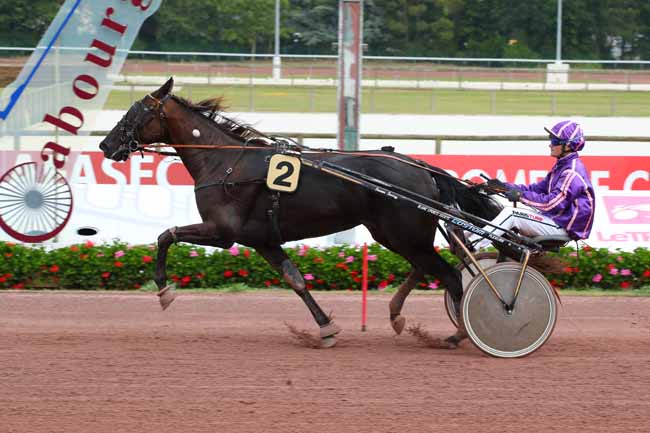 Photo d'arrivée de la course pmu PRIX DU CONSEIL REGIONAL DE NORMANDIE à CABOURG le Vendredi 22 juillet 2022