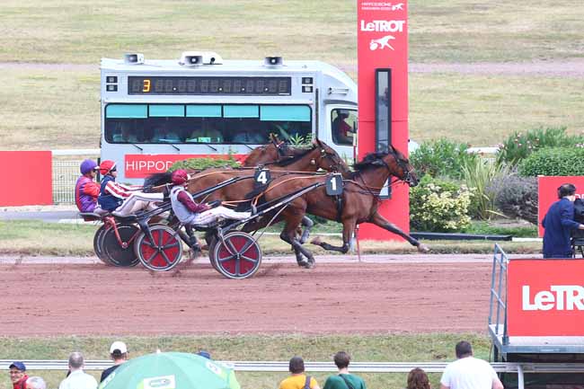 Photo d'arrivée de la course pmu PRIX DE NOTRE DAME à ENGHIEN le Samedi 23 juillet 2022