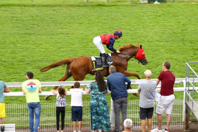 Photo d'arrivée de la course pmu PRIX DE JONQUIERES à COMPIEGNE le Mardi 26 juillet 2022