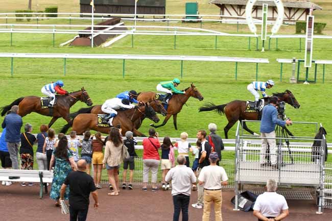 Photo d'arrivée de la course pmu PRIX DE LONGUEIL ANNEL à COMPIEGNE le Mardi 26 juillet 2022
